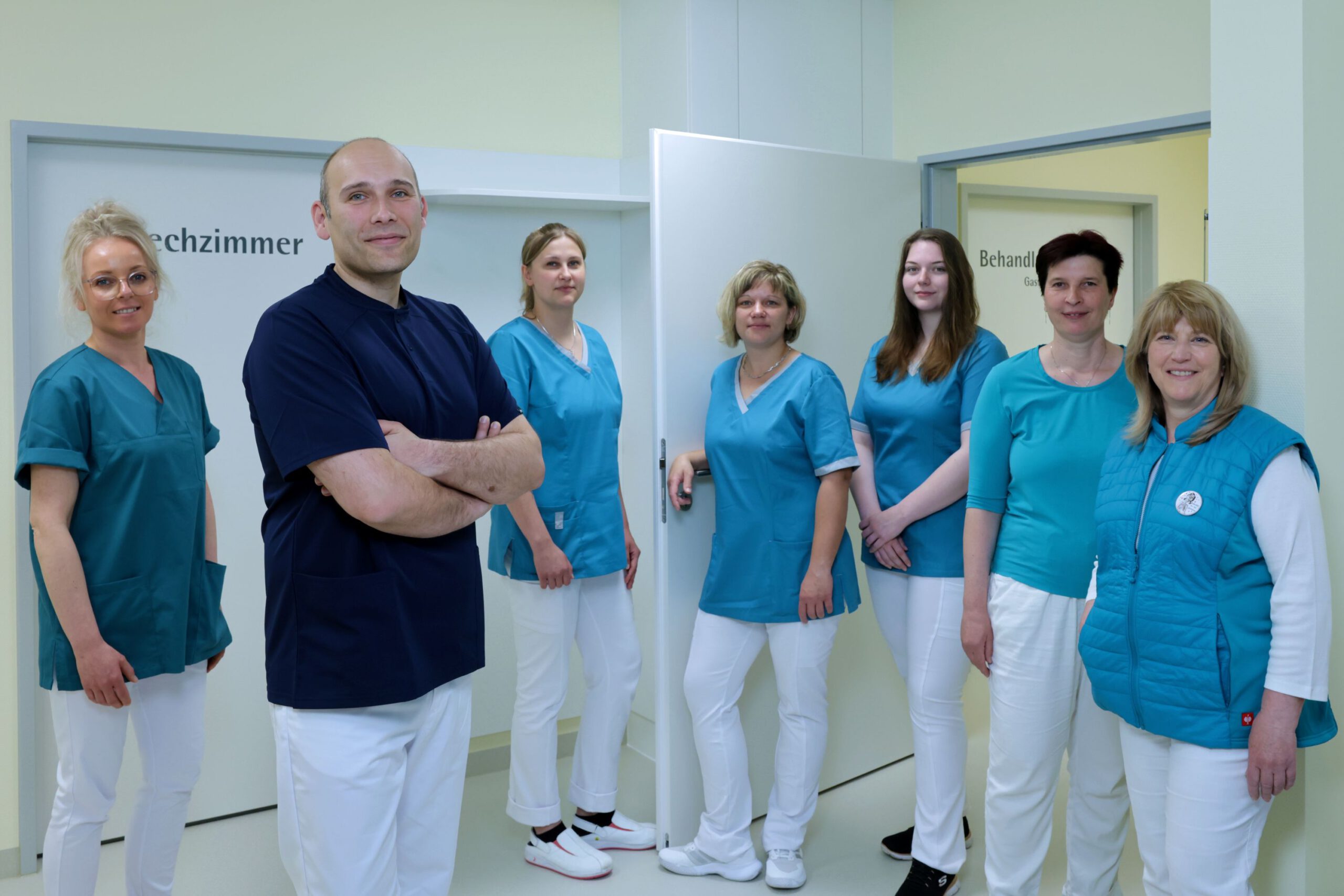 Dr. Christoph Rietschel mit seinem Team in der Praxis für Gastroenterologie im Medizinischen Versorgungszentrum Finsterwalde